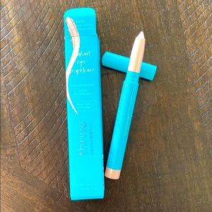 Thrive causemetics brilliant eye brightener